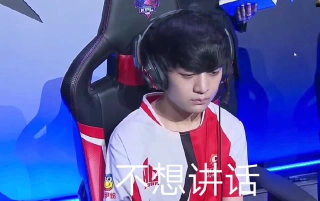 解析“口袋对子10-10”：在各种翻牌面下的生存与进攻指南。（口袋TT策略全解析：多种翻牌面下的防守与出击）