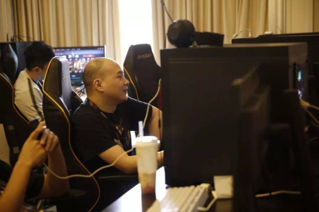 Humanoid 加入了 Team Vitality