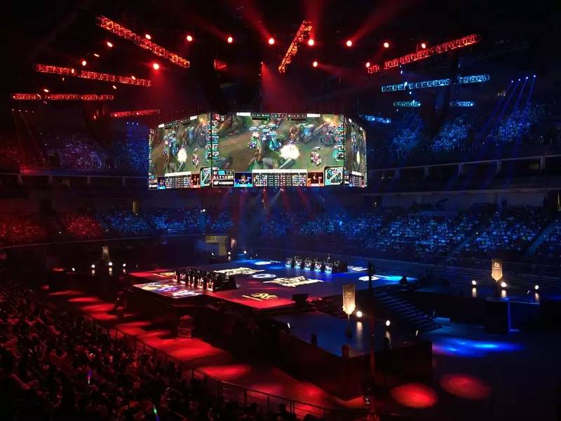 梦幻联赛资格赛：Pyw在最后时刻被压制， Shiro 的飞机猛烈爆炸，新 LGD Gaming 扳平了比分