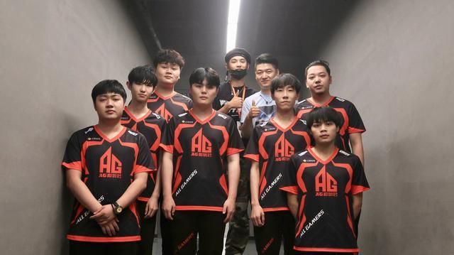中国DOTA2职业联赛：PSG.LGD 3：1击败IG夺冠
